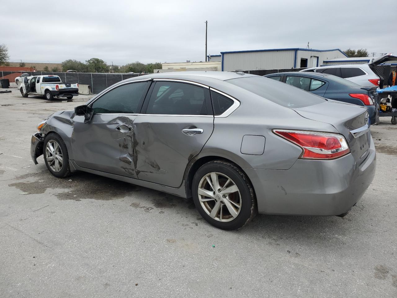 2015 Nissan Altima VIN 1N4AL3AP1FC131394 Copart auction photo, side / front end damage thumbnail 2