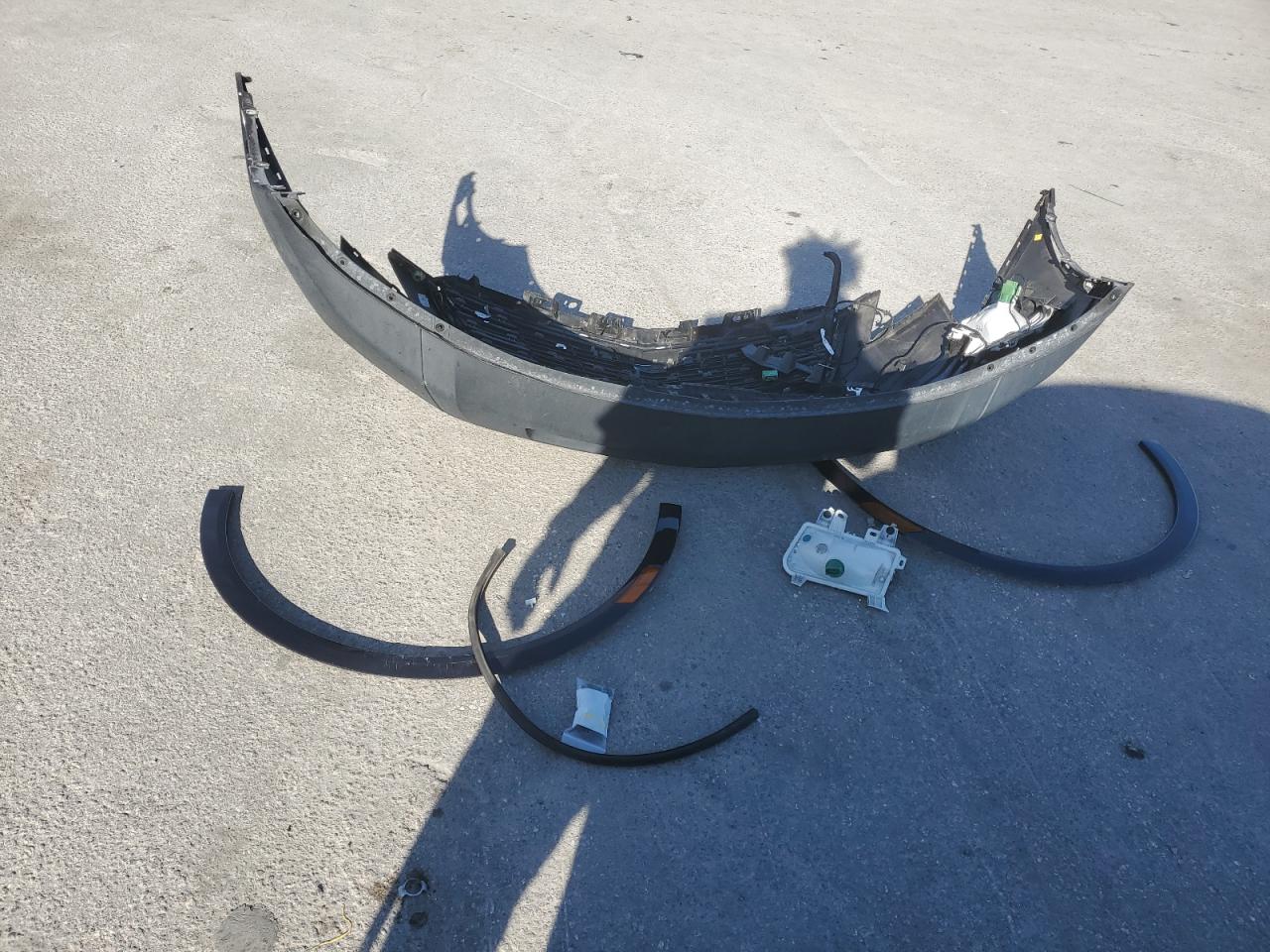 2017 Cadillac XT5 VIN 1GYKNARSXHZ122421 Copart auction photo, front end damage thumbnail 13
