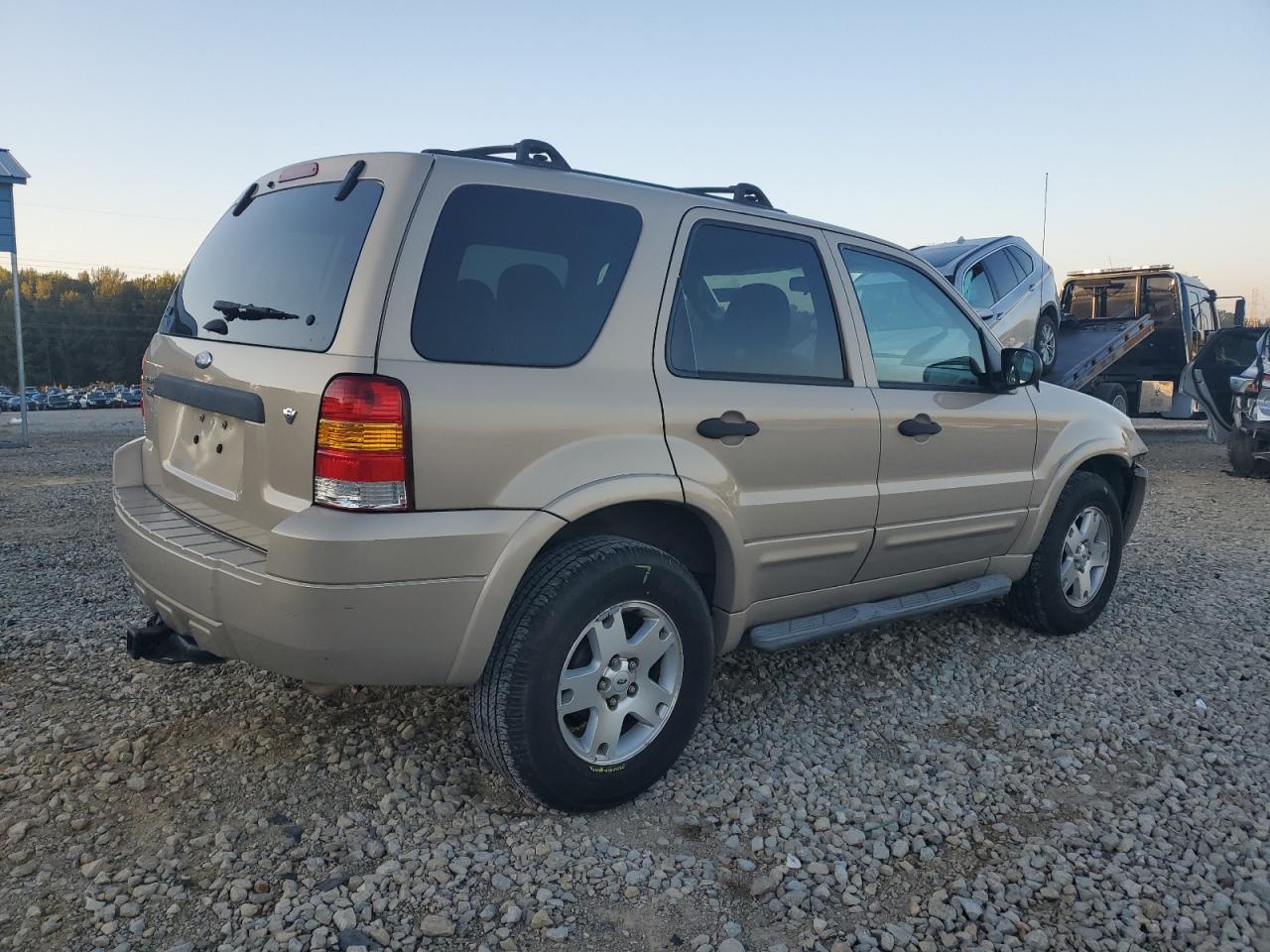 2007 Ford Escape VIN 1FMYU03187KB52257 Copart auction photo, front end damage thumbnail 3