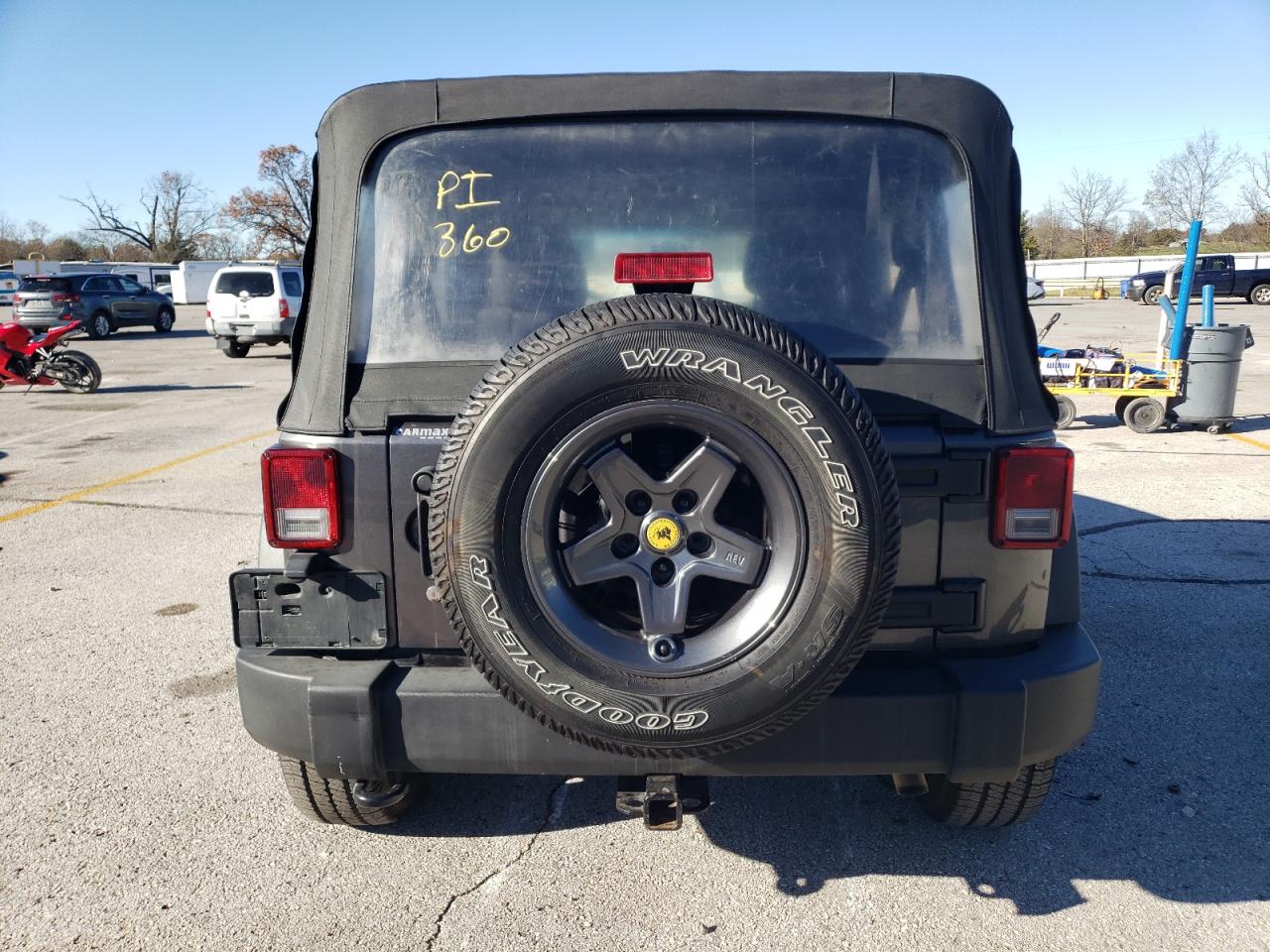 2016 Jeep Wrangler VIN 1C4BJWDG3GL325735 Copart auction photo, water/flood / minor dent/scratches damage thumbnail 6