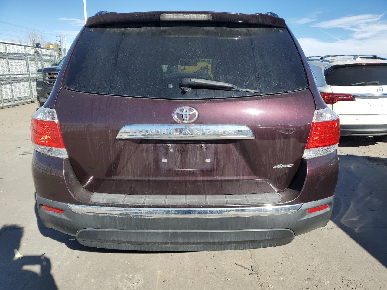 2012 Toyota Highlander VIN 5TDBK3EH1CS173000 Copart auction photo, side / minor dent/scratches damage thumbnail 6