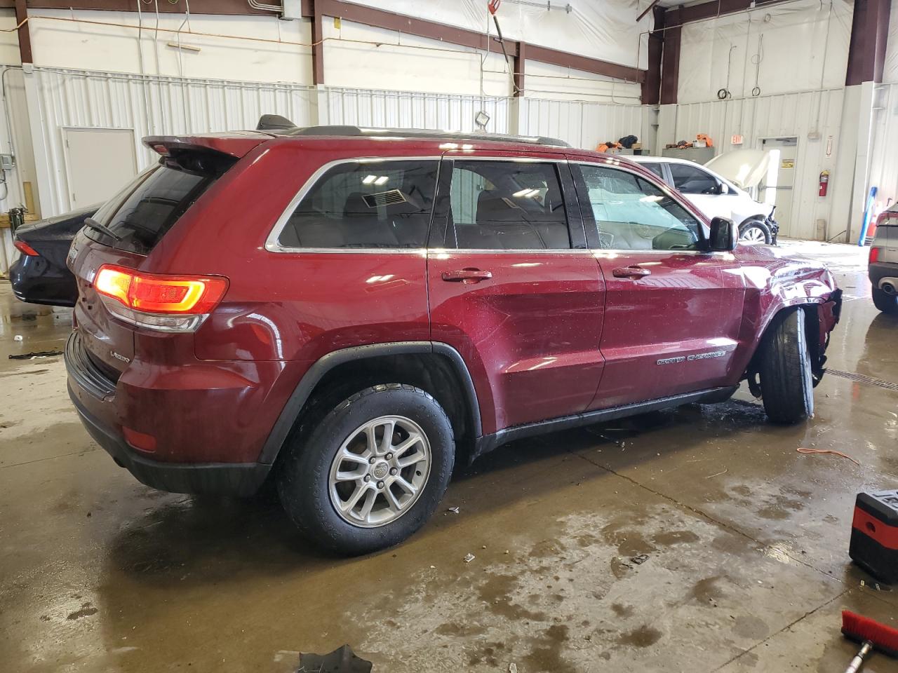 2018 Jeep Grand Cherokee VIN 1C4RJFAGXJC155237 Copart auction photo, front end damage thumbnail 3