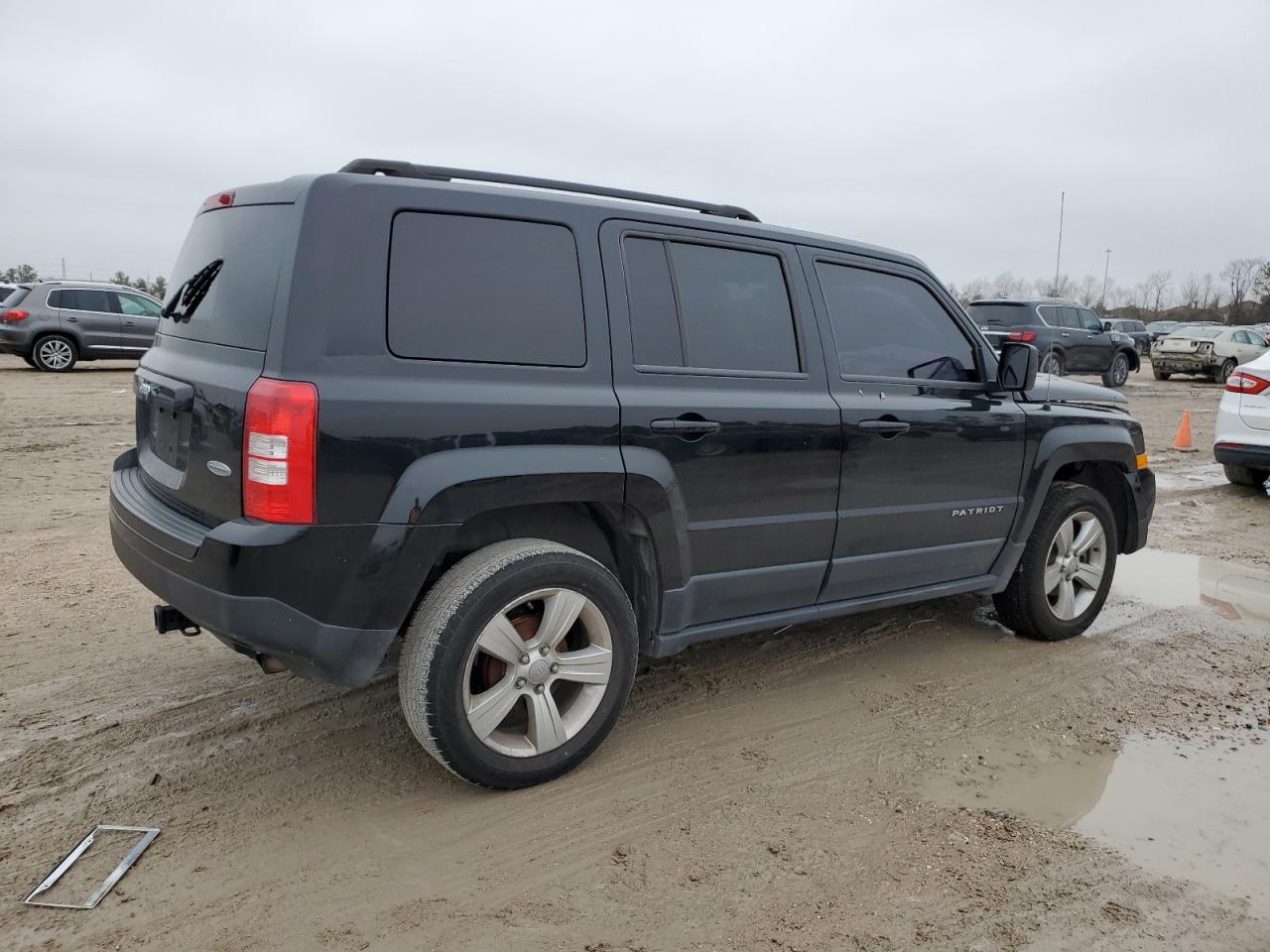 2013 Jeep Liberty (Patriot) VIN 1C4NJPFB1DD230066 Copart auction photo, front end / side damage thumbnail 3
