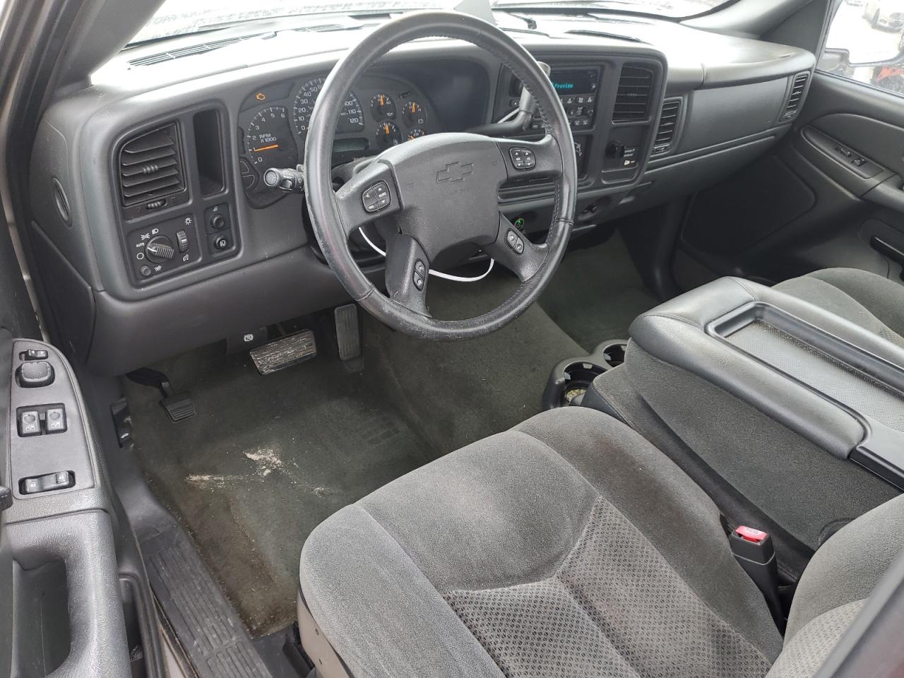 2004 Chevrolet Silverado VIN 1GCEC14T04Z184560 Copart auction photo, front end / rear end damage thumbnail 8