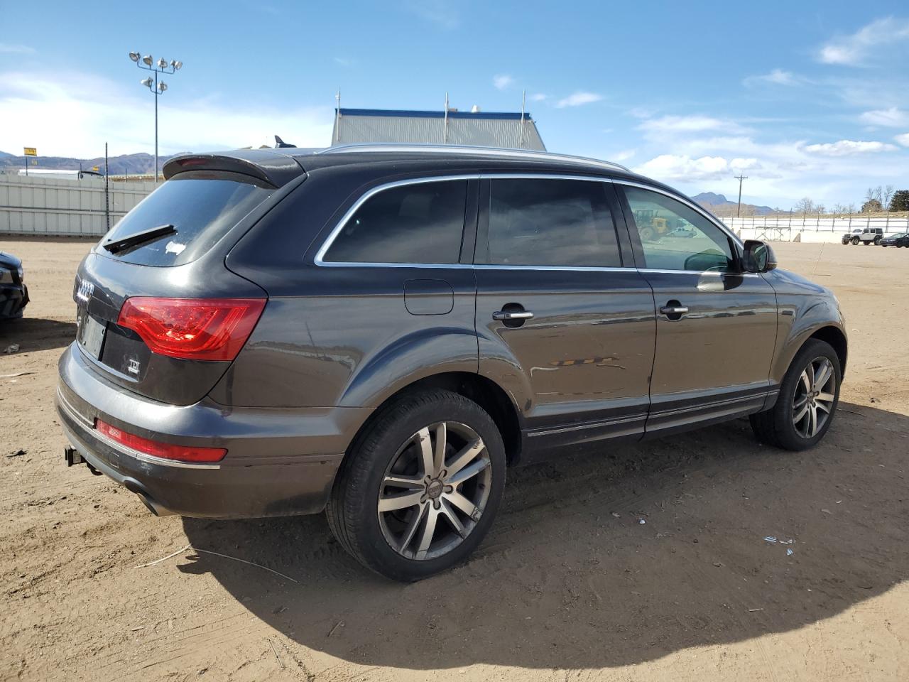 2010 Audi Q7 VIN WA1VMBFE6AD005541 Copart auction photo, minor dent/scratches damage thumbnail 3