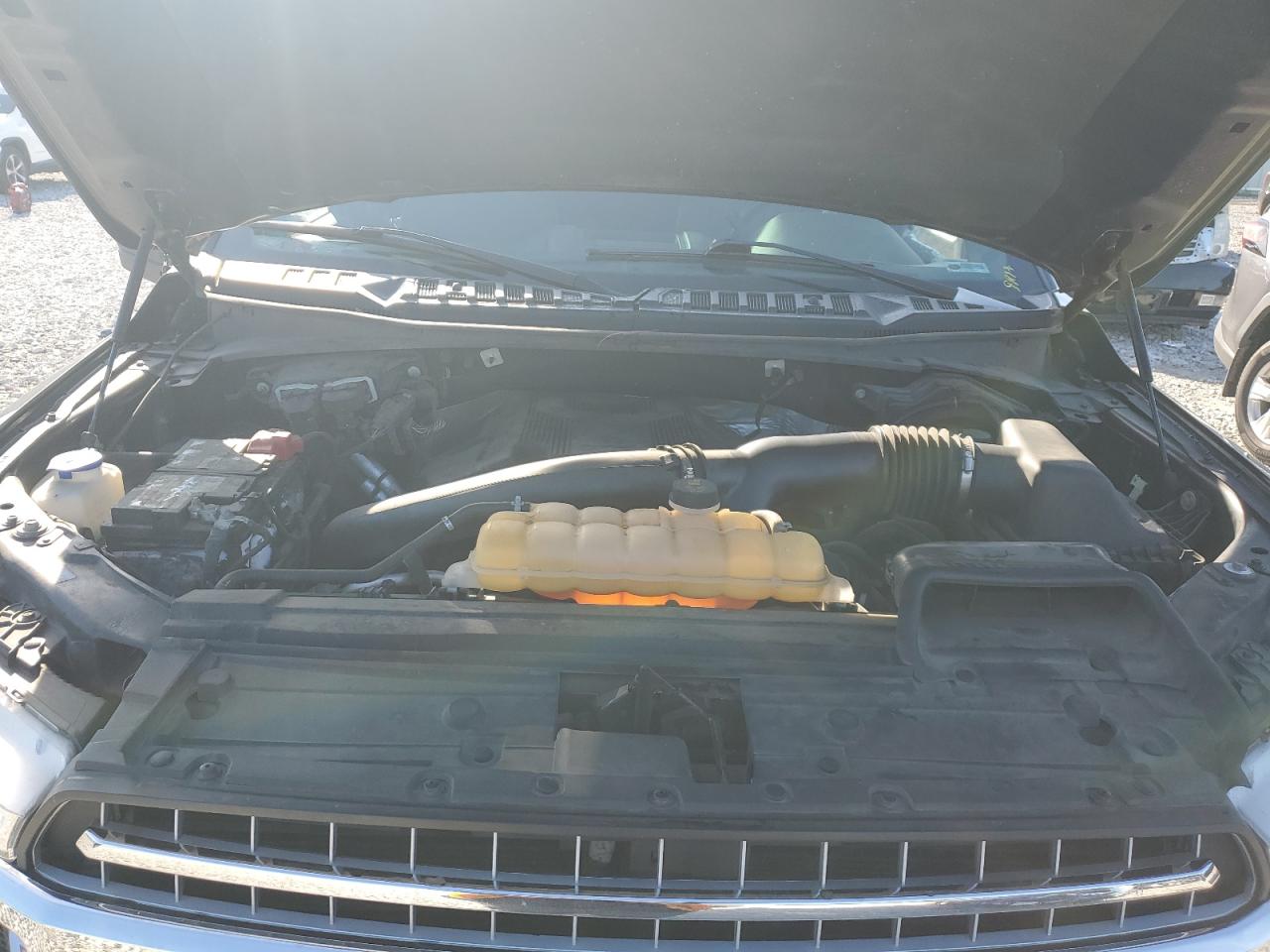 2018 Ford F-150 VIN 1FTEW1EG5JFC18207 Copart auction photo, side damage thumbnail 12
