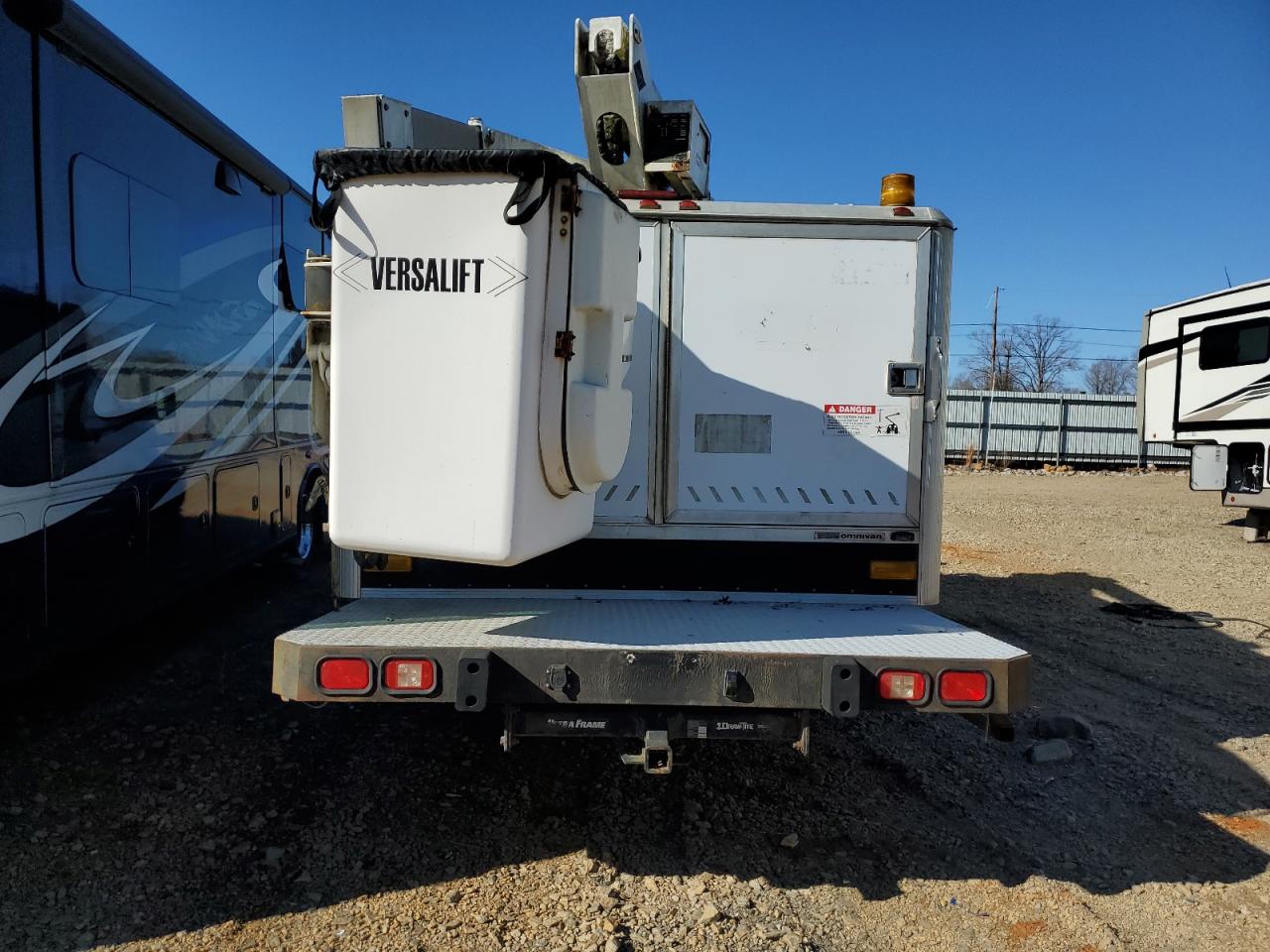 2013 RAM 5500 VIN 3C7WRMDL4DG534974 Copart auction photo, minor dent/scratches damage thumbnail 6