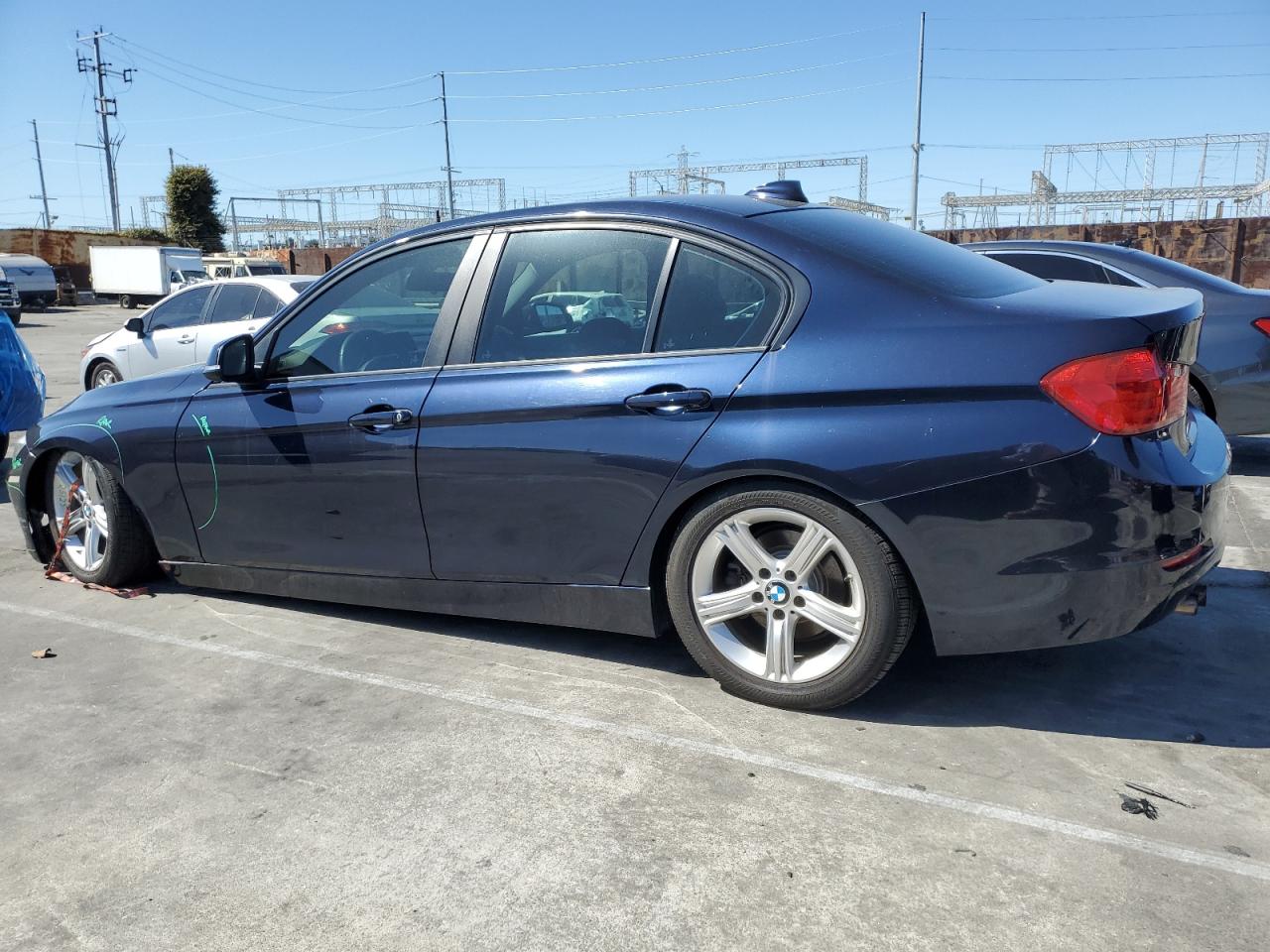2014 BMW 3er VIN WBA3C1C52EK111787 Copart auction photo, front end / undercarriage damage thumbnail 2