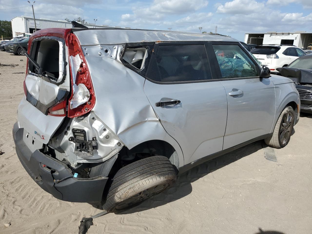 2021 KIA Soul VIN KNDJ23AUXM7794407 Copart auction photo, all over damage thumbnail 3