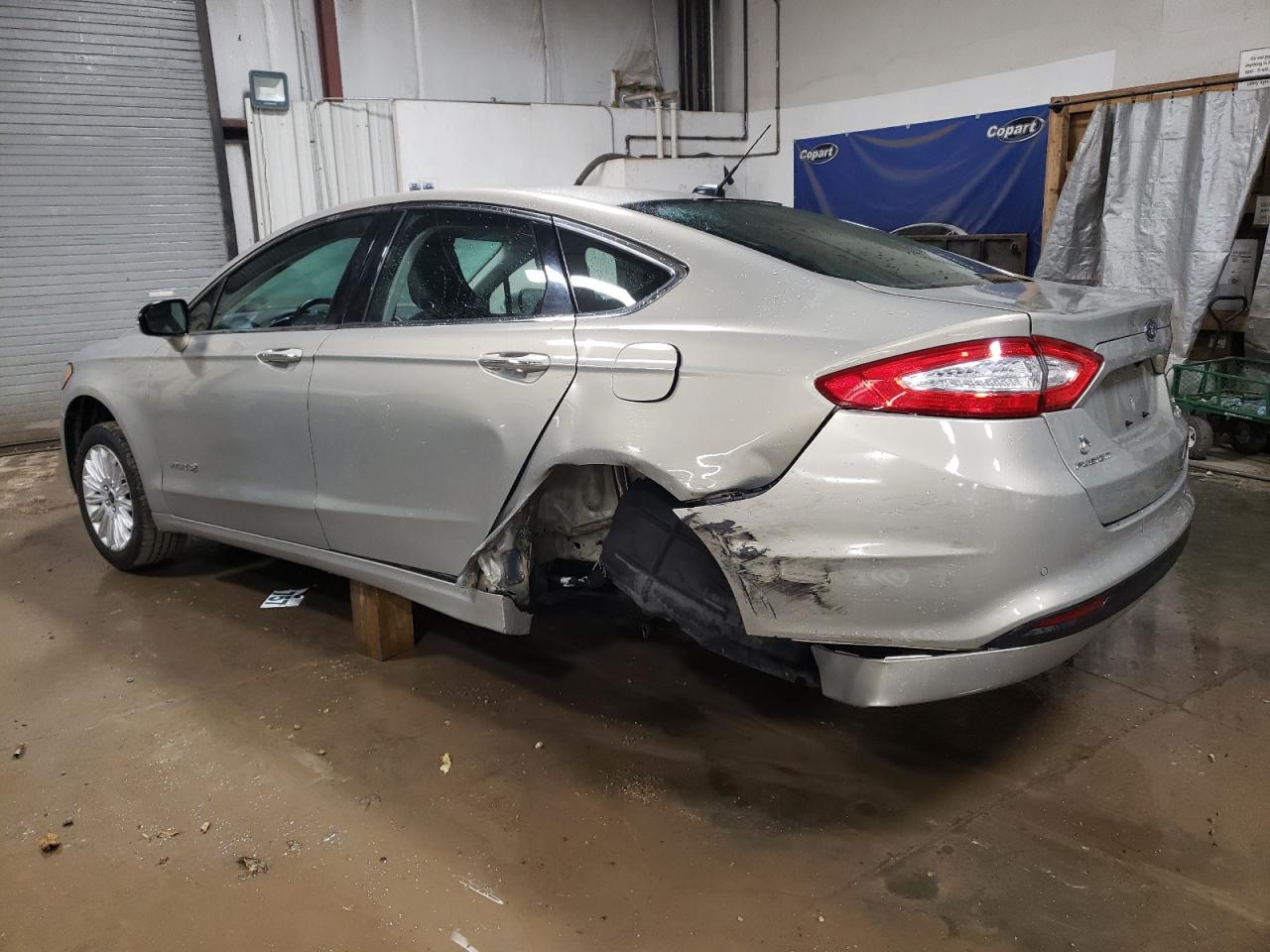 2016 Ford Fusion VIN 3FA6P0LU3GR184273 Copart auction photo, rear end / side damage thumbnail 2