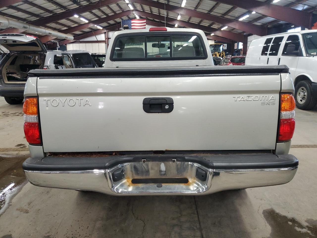 2003 Toyota Tacoma VIN 5TEPM62N33Z294612 Copart auction photo, minor dent/scratches damage thumbnail 6
