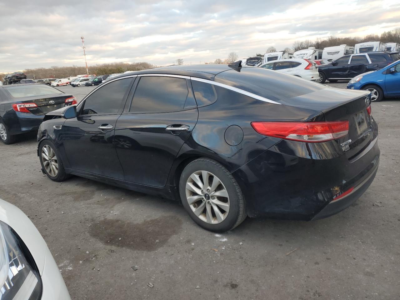 2016 KIA Optima VIN 5XXGU4L39GG045530 Copart auction photo, front end damage thumbnail 2