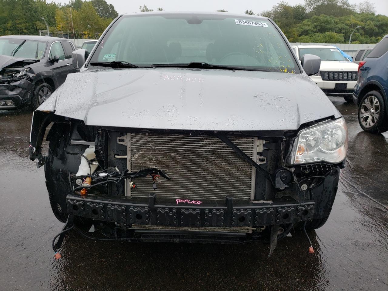 2019 Dodge Caravan VIN 2C4RDGCG7KR775482 Copart auction photo, front end / minor dent/scratches damage thumbnail 5