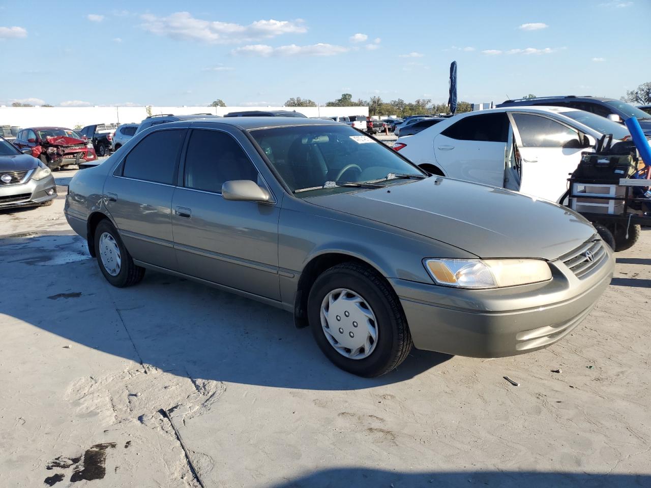 1998 Toyota Camry VIN JT2BG22K1W0111804 Copart auction photo, rear end damage thumbnail 4