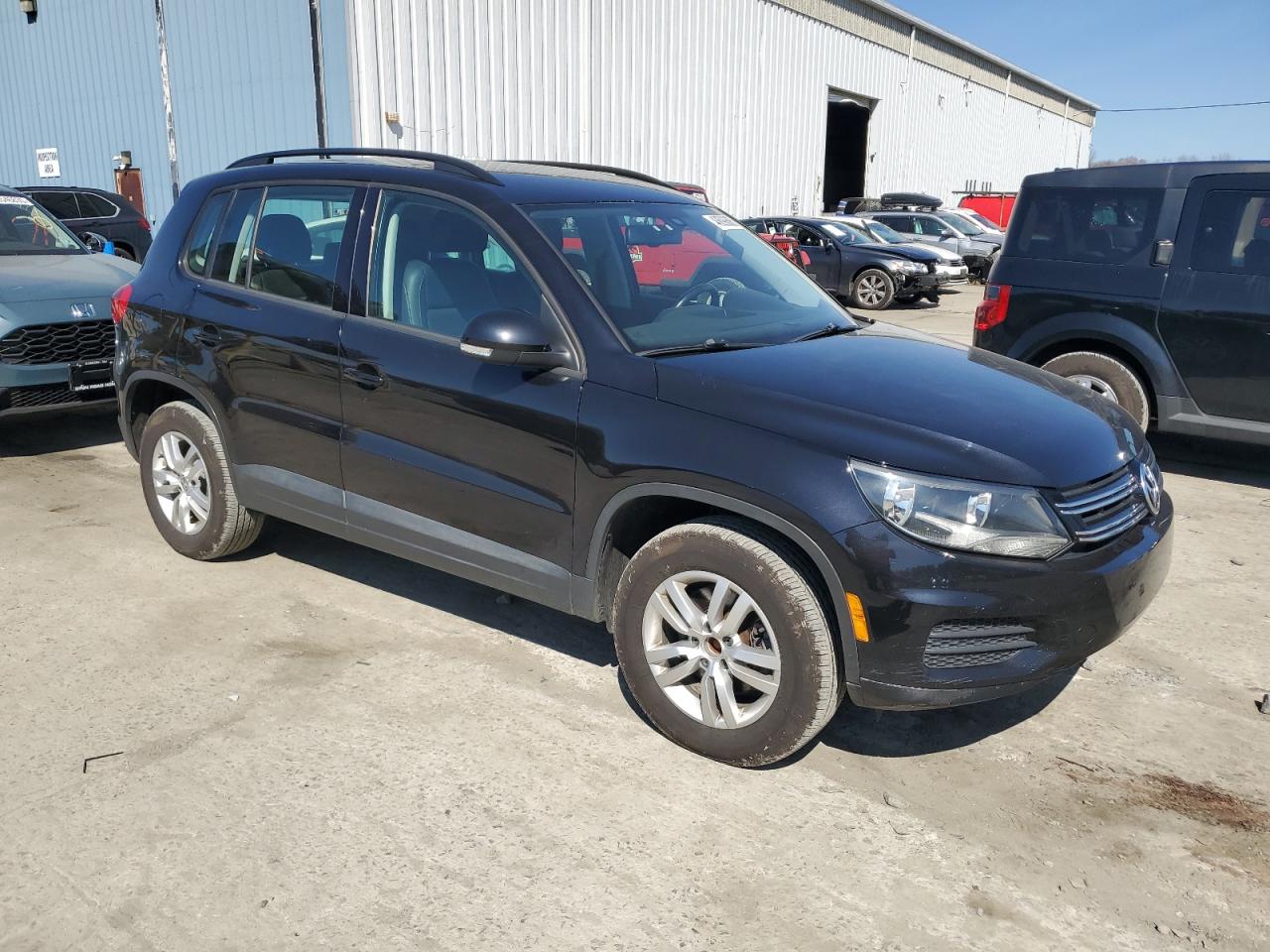 2016 Volkswagen Tiguan VIN WVGBV7AX5GW579410 Copart auction photo, normal wear / minor dent/scratches damage thumbnail 5