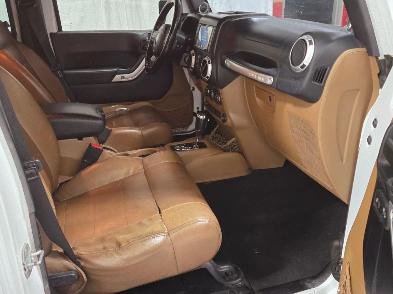 2012 Jeep Wrangler VIN 1C4HJWFG3CL164644 Copart auction photo, normal wear damage thumbnail 5