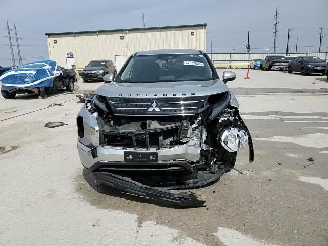 2023 Mitsubishi Outlander VIN JA4J3TA85PZ062124 Copart auction photo, front end / minor dent/scratches damage thumbnail 15