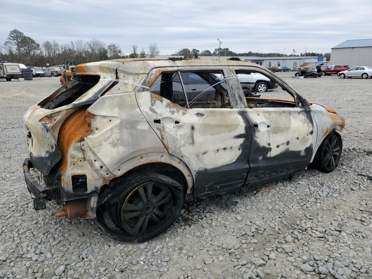2019 Nissan Kicks VIN 3N1CP5CU5KL552607 Copart auction photo, burn damage thumbnail 3