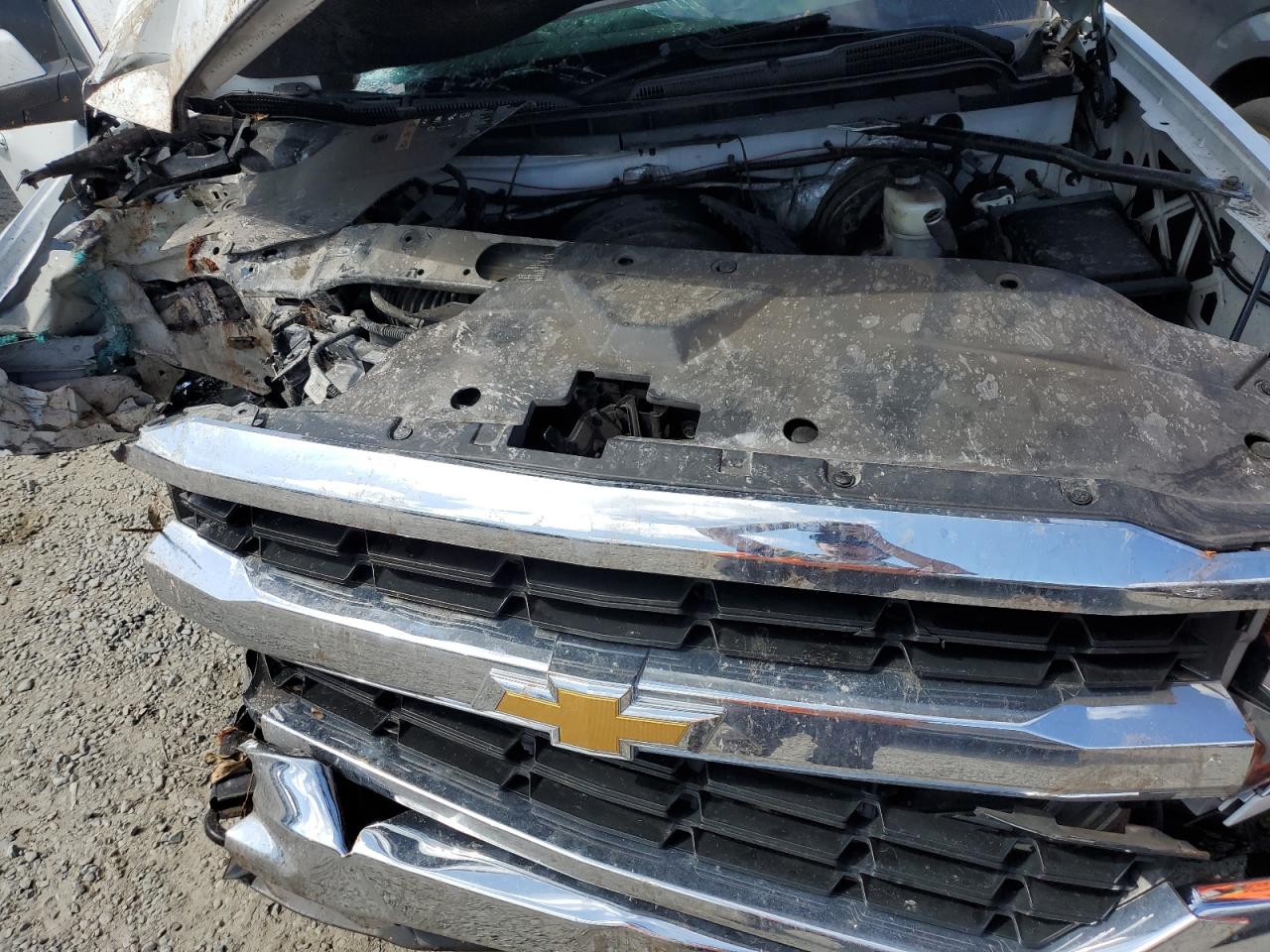 2018 Chevrolet Silverado VIN 3GCUKREC7JG111323 Copart auction photo, front end / side damage thumbnail 11