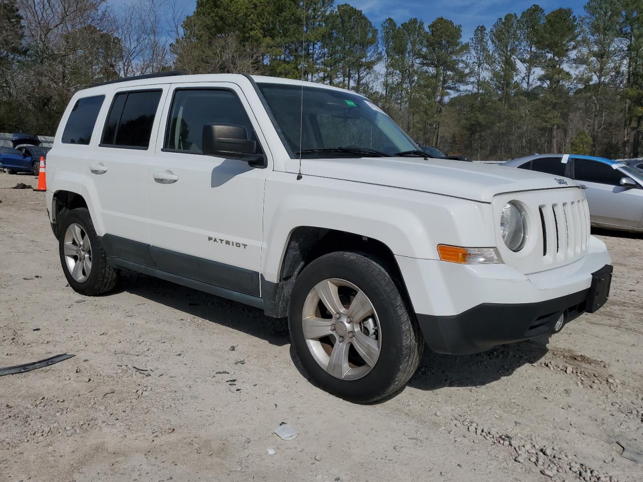 2011 Jeep Liberty (Patriot) VIN 1J4NF1GB9BD207381 Copart auction photo, minor dent/scratches damage thumbnail 4