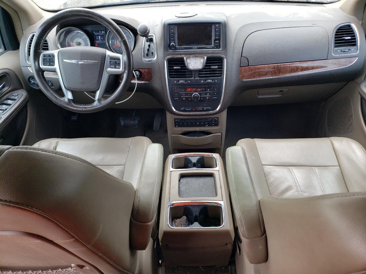 2011 Chrysler Town & Country VIN 2A4RR8DG4BR780610 Copart auction photo, front end / minor dent/scratches damage thumbnail 8