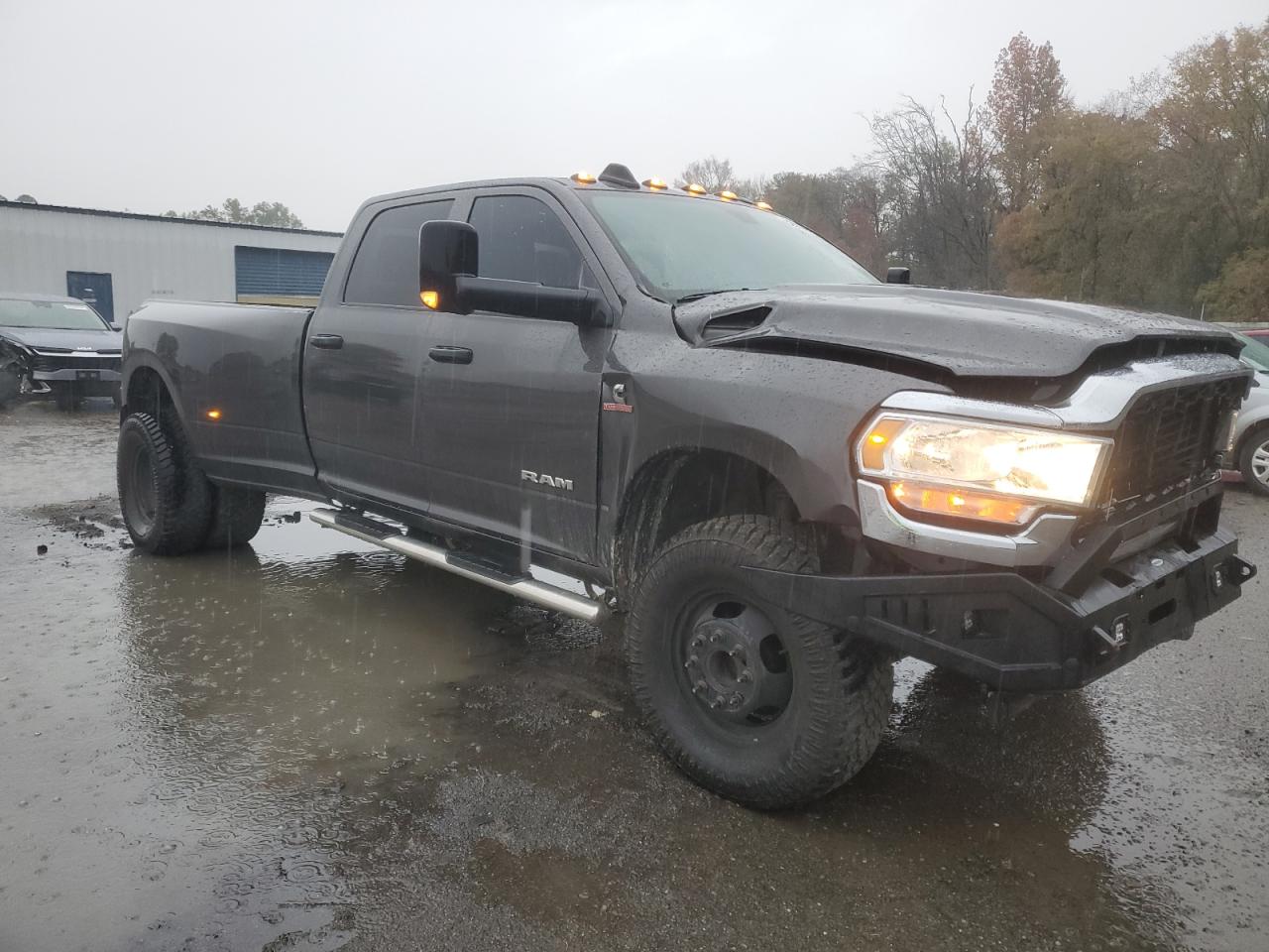 2020 RAM 3500 VIN 3C63RRGL4LG195695 Copart auction photo, front end / side damage thumbnail 4