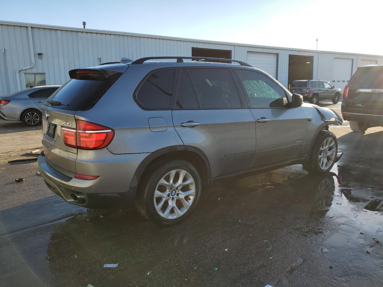 2013 BMW X5 VIN 5UXZV4C57D0B02491 Copart auction photo, front end / rear end damage thumbnail 3