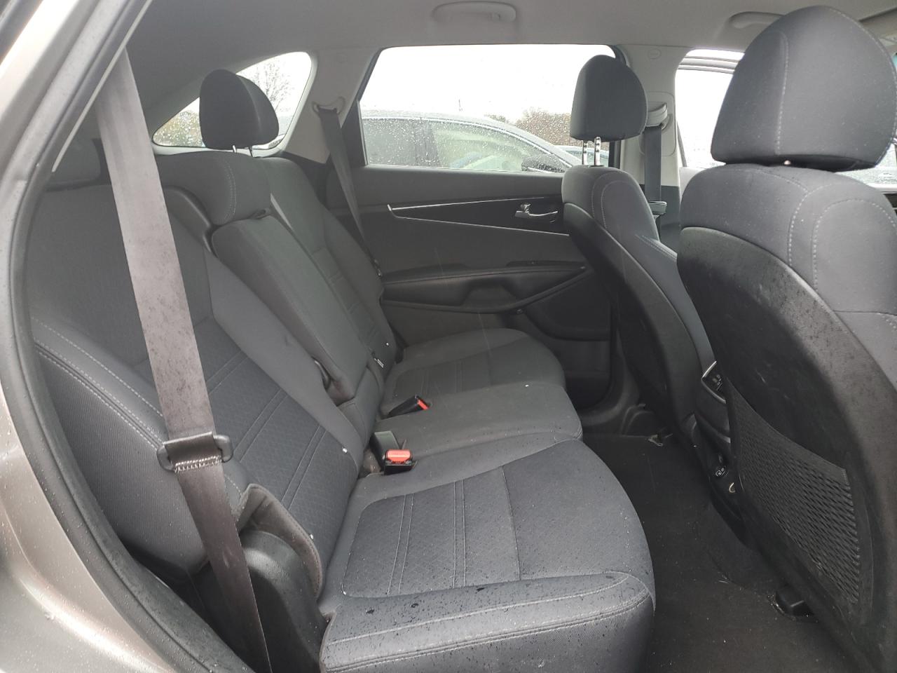 2018 KIA Sorento VIN 5XYPGDA32JG348842 Copart auction photo, vandalism damage thumbnail 11