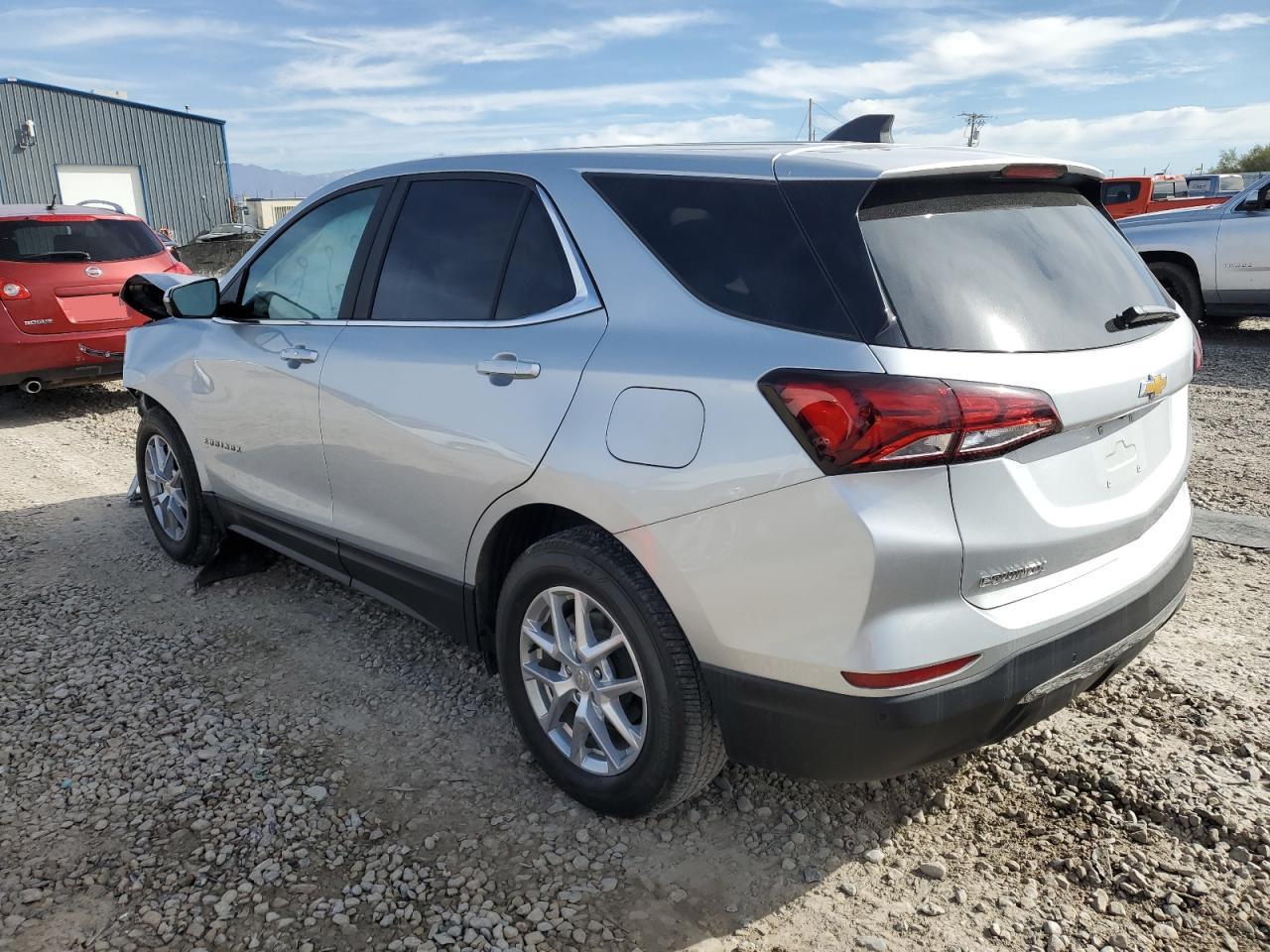 2022 Chevrolet Equinox VIN 3GNAXUEV9NL275590 Copart auction photo, front end damage thumbnail 2
