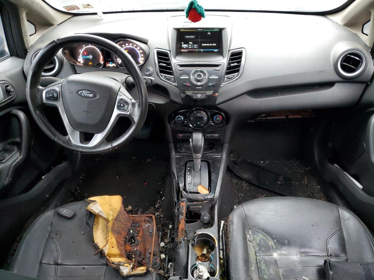 2014 Ford Fiesta VIN 3FADP4FJ3EM213636 Copart auction photo, burn - interior / normal wear damage thumbnail 8