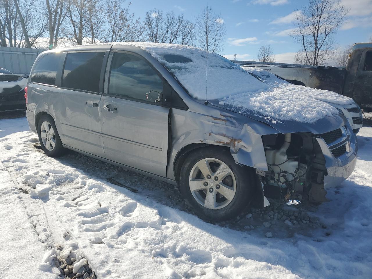 2014 Dodge Caravan VIN 2C4RDGBG3ER298197 Copart auction photo, all over damage thumbnail 4