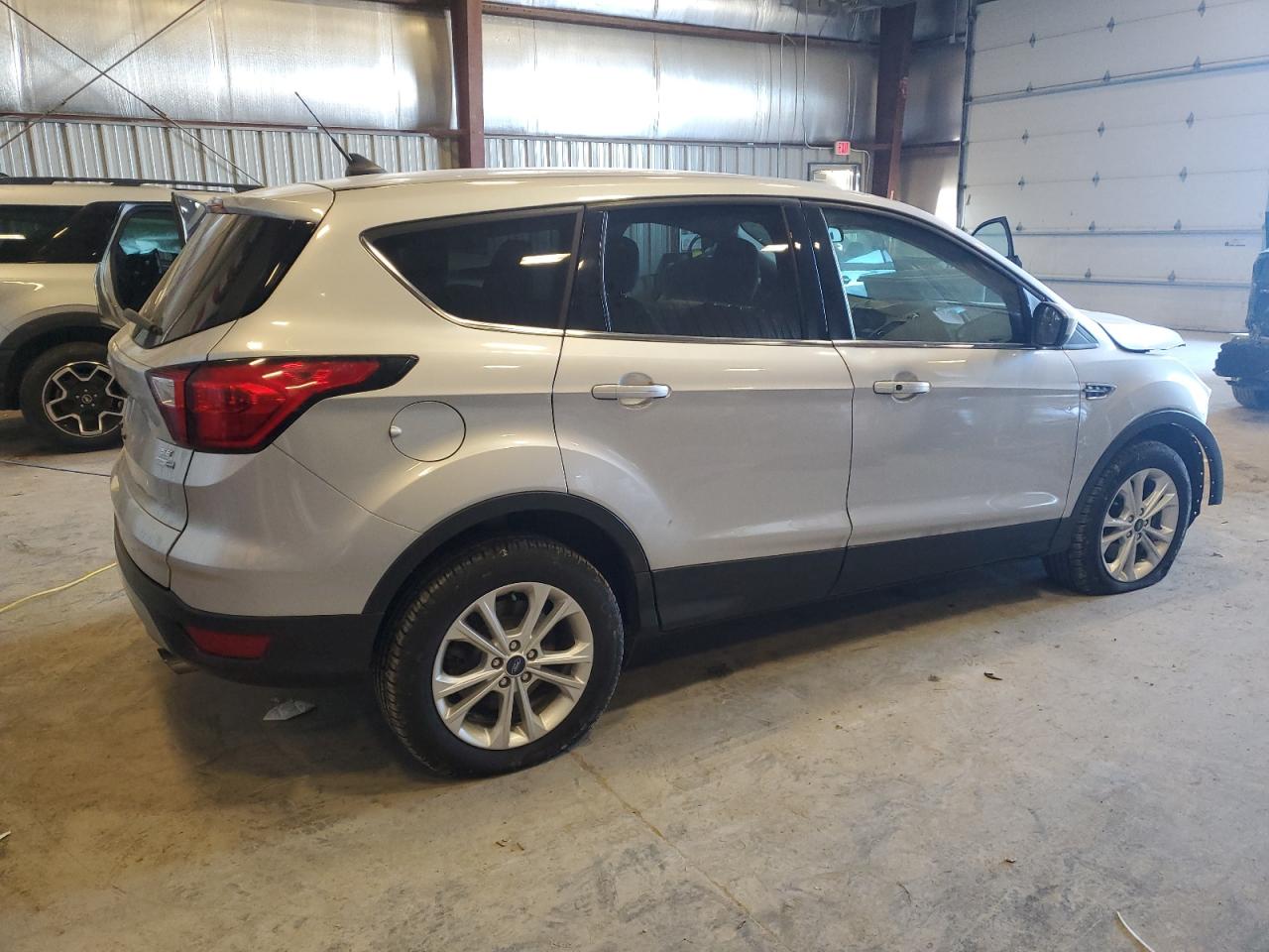 2019 Ford Escape VIN 1FMCU9GD0KUC00284 Copart auction photo, front end damage thumbnail 3