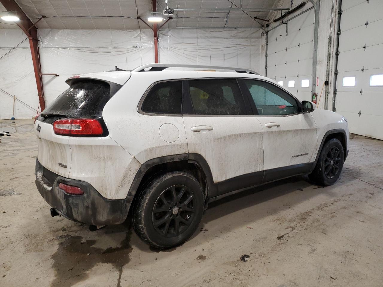 2016 Jeep Grand Cherokee VIN 1C4PJMCB4GW210902 Copart auction photo, front end / side damage thumbnail 3