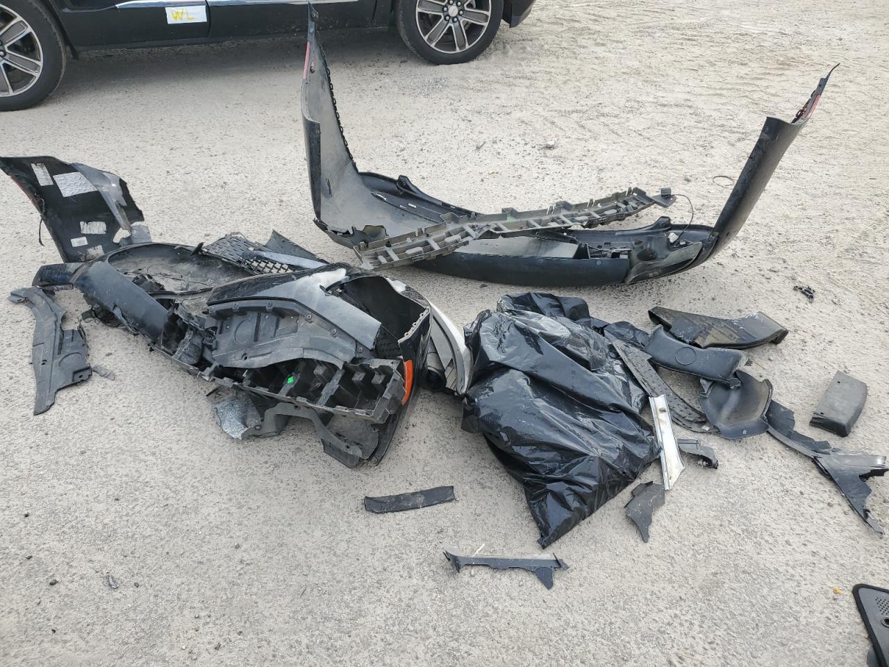 2018 Chrysler 300 VIN 2C3CCAAG4JH151530 Copart auction photo, all over damage thumbnail 14