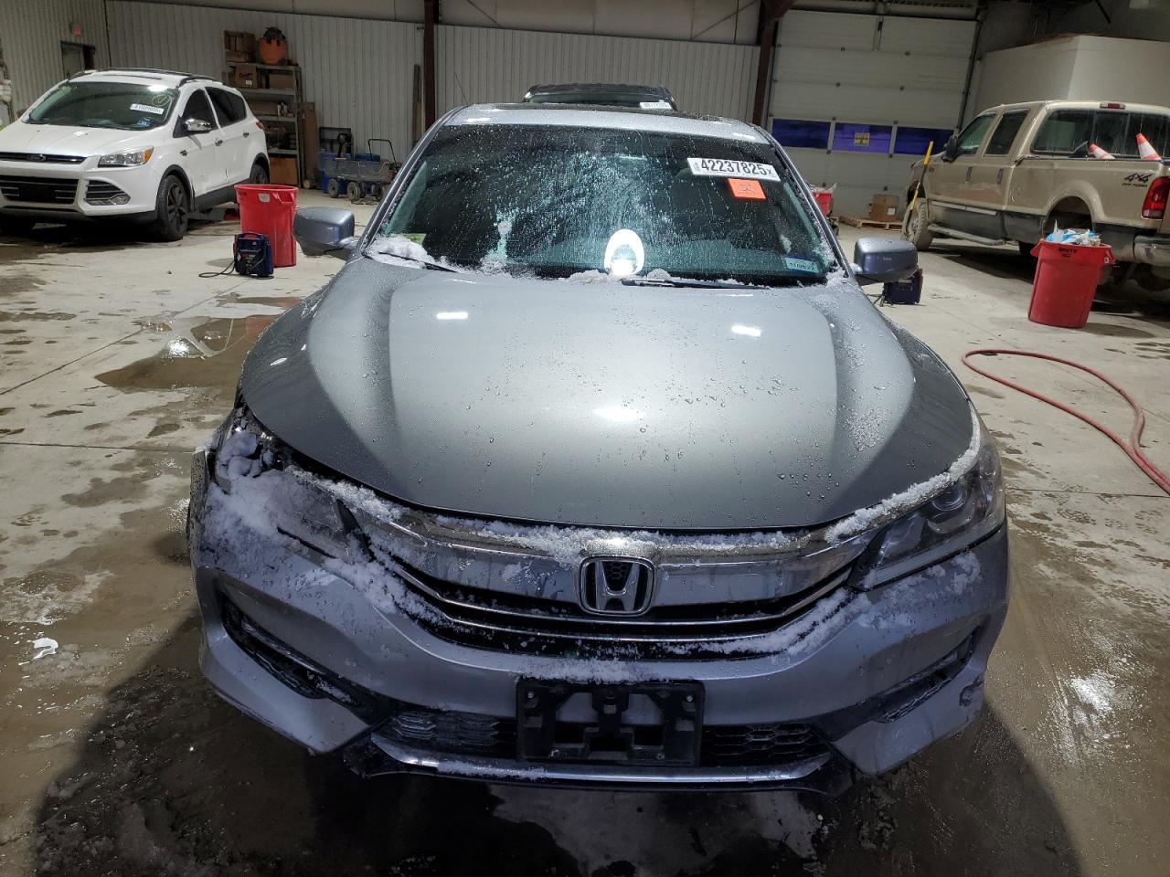 2017 Honda Accord VIN 1HGCR2F71HA183872 Copart auction photo, front end damage thumbnail 5