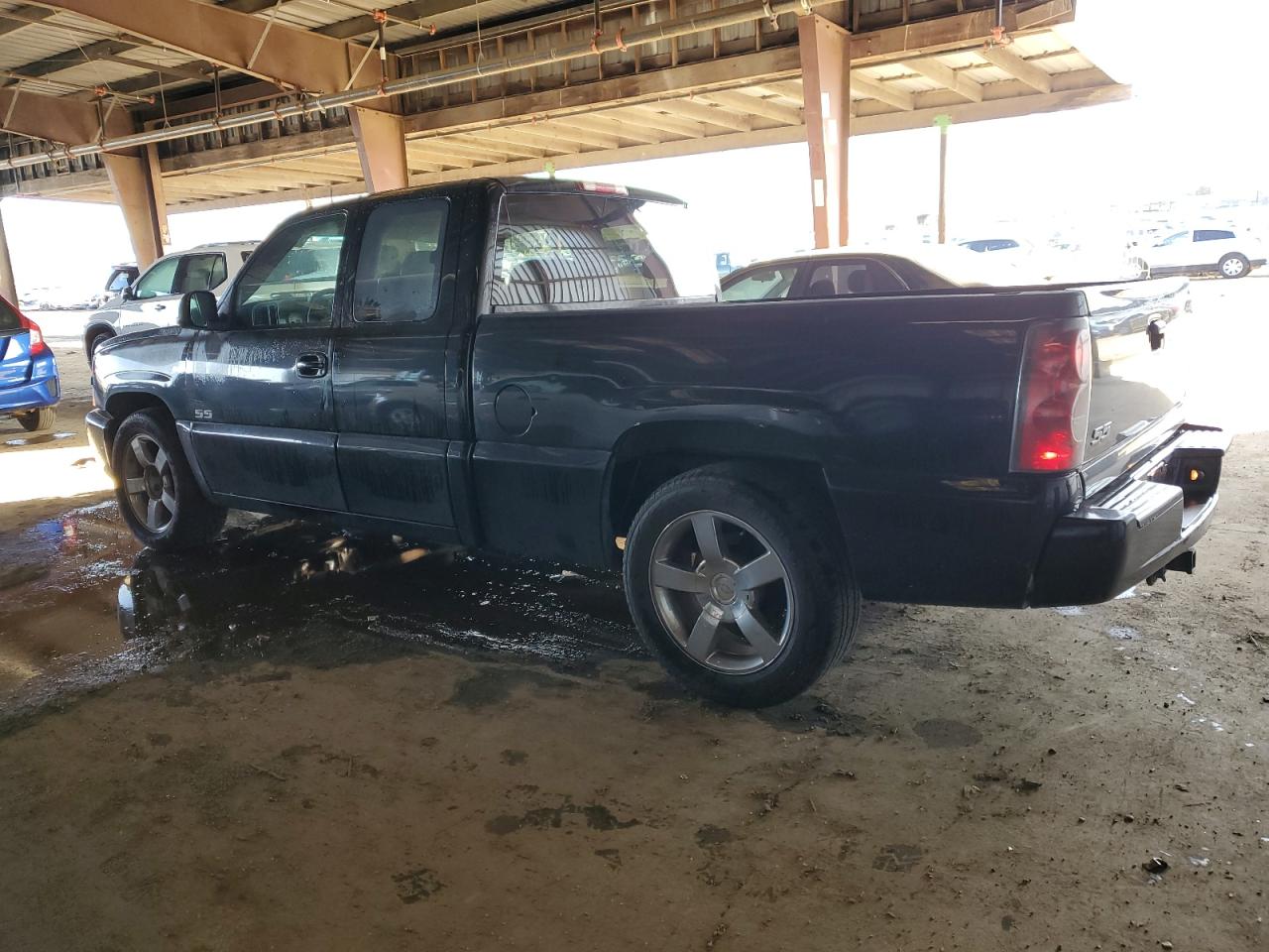 2005 Chevrolet Silverado VIN 2GCEK19N651331052 Copart auction photo, front end damage thumbnail 2
