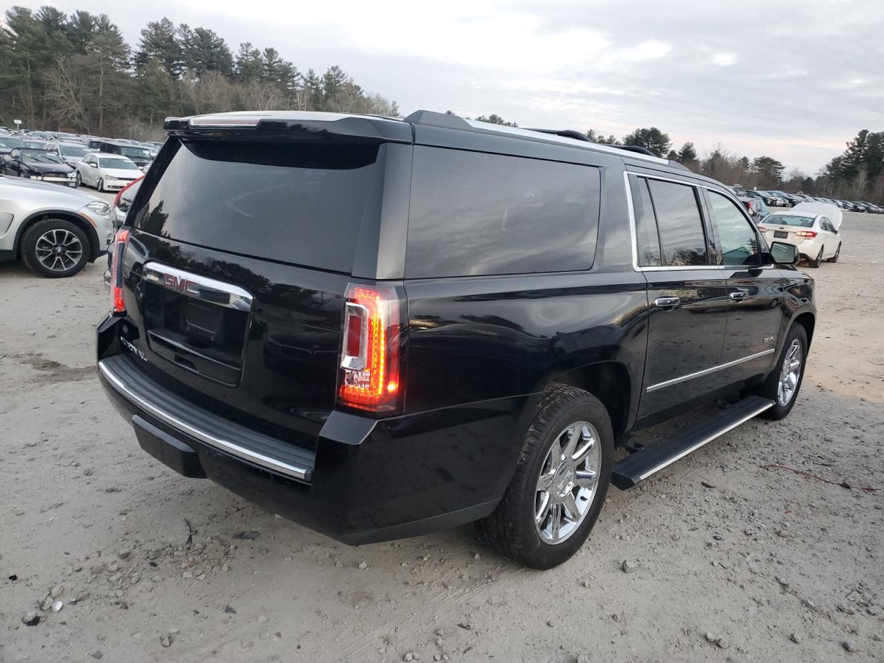 2015 GMC Yukon VIN 1GKS2JKJ8FR676168 Copart auction photo, normal wear damage thumbnail 3
