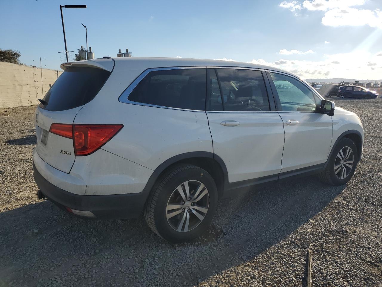 2016 Honda Pilot VIN 5FNYF6H72GB081648 Copart auction photo, front end damage thumbnail 3