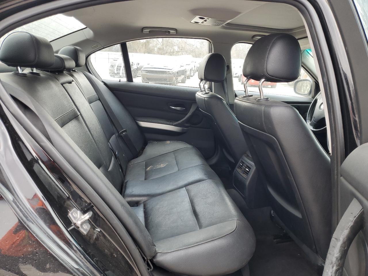 2011 BMW 3er VIN WBAPH7C56BE130729 Copart auction photo, rear end / minor dent/scratches damage thumbnail 10