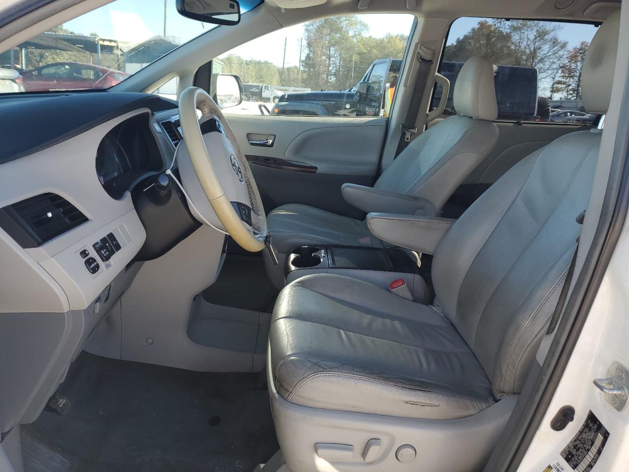2014 Toyota Sienna VIN 5TDYK3DC4ES426040 Copart auction photo, front end damage thumbnail 7