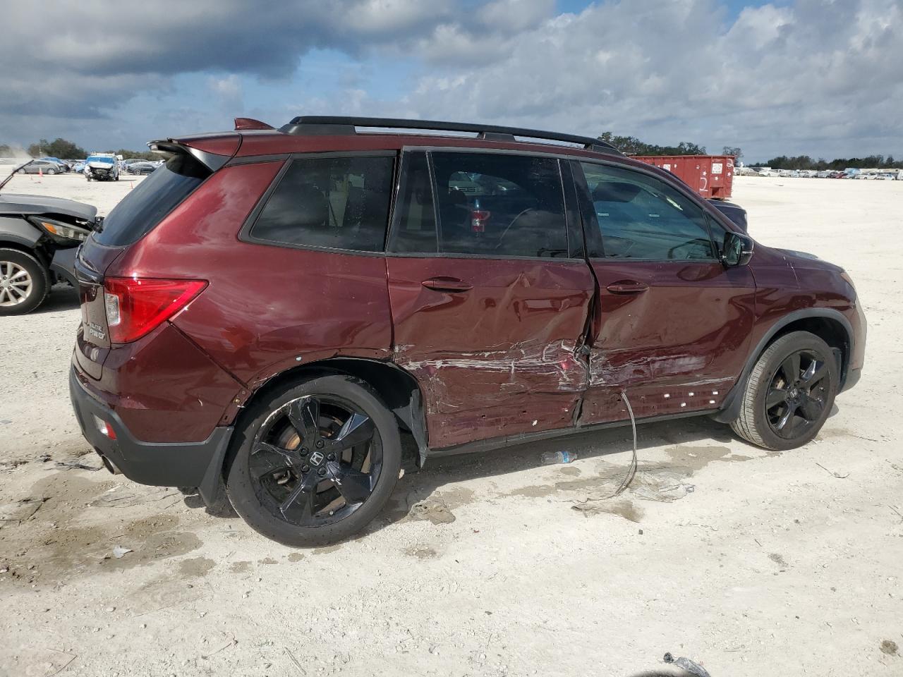 2021 Honda Passport VIN 5FNYF8H07MB006132 Copart auction photo, side damage thumbnail 3