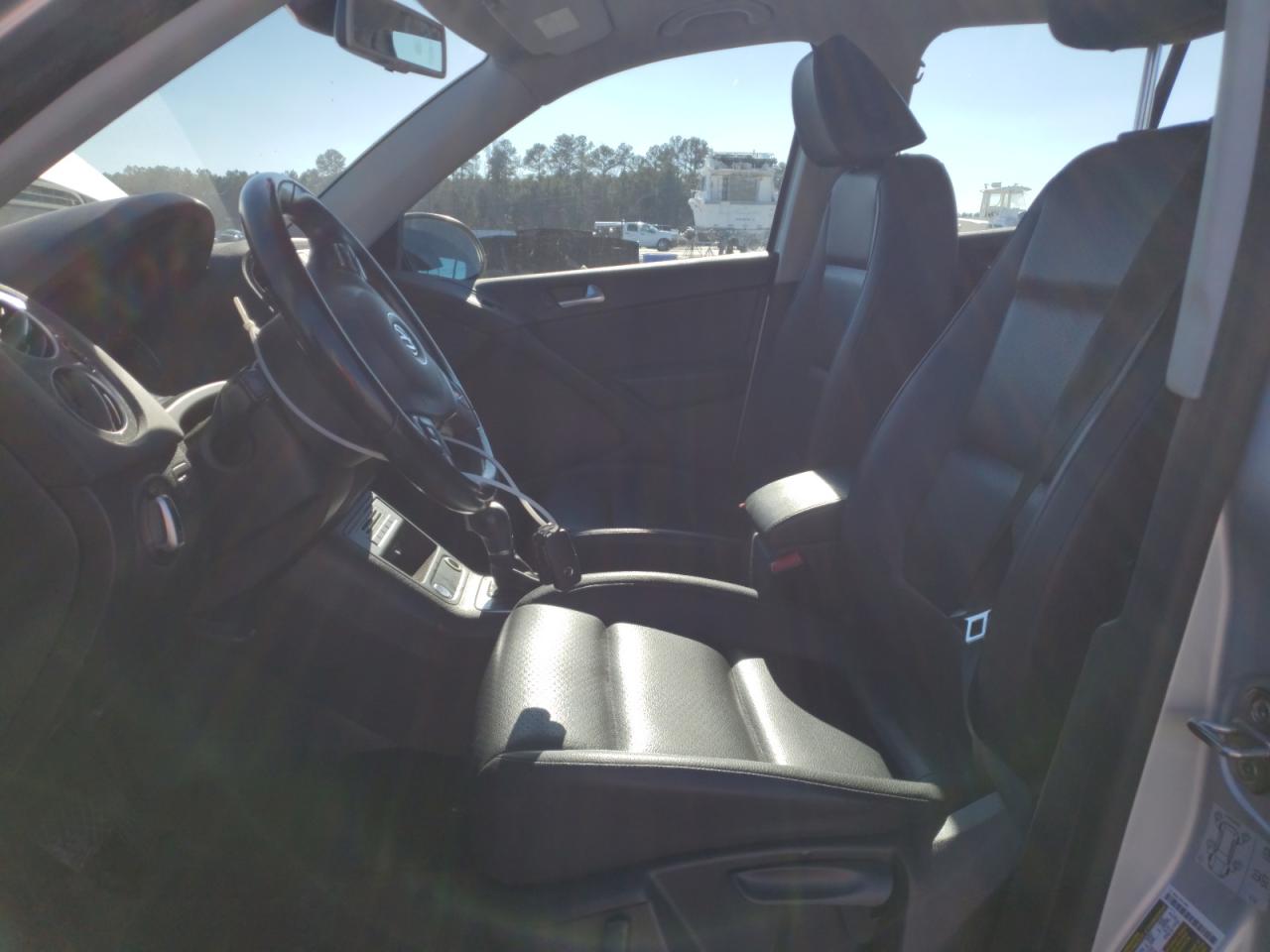 2017 Volkswagen Tiguan VIN WVGBV7AX5HW510993 Copart auction photo, rear end / mechanical damage thumbnail 7