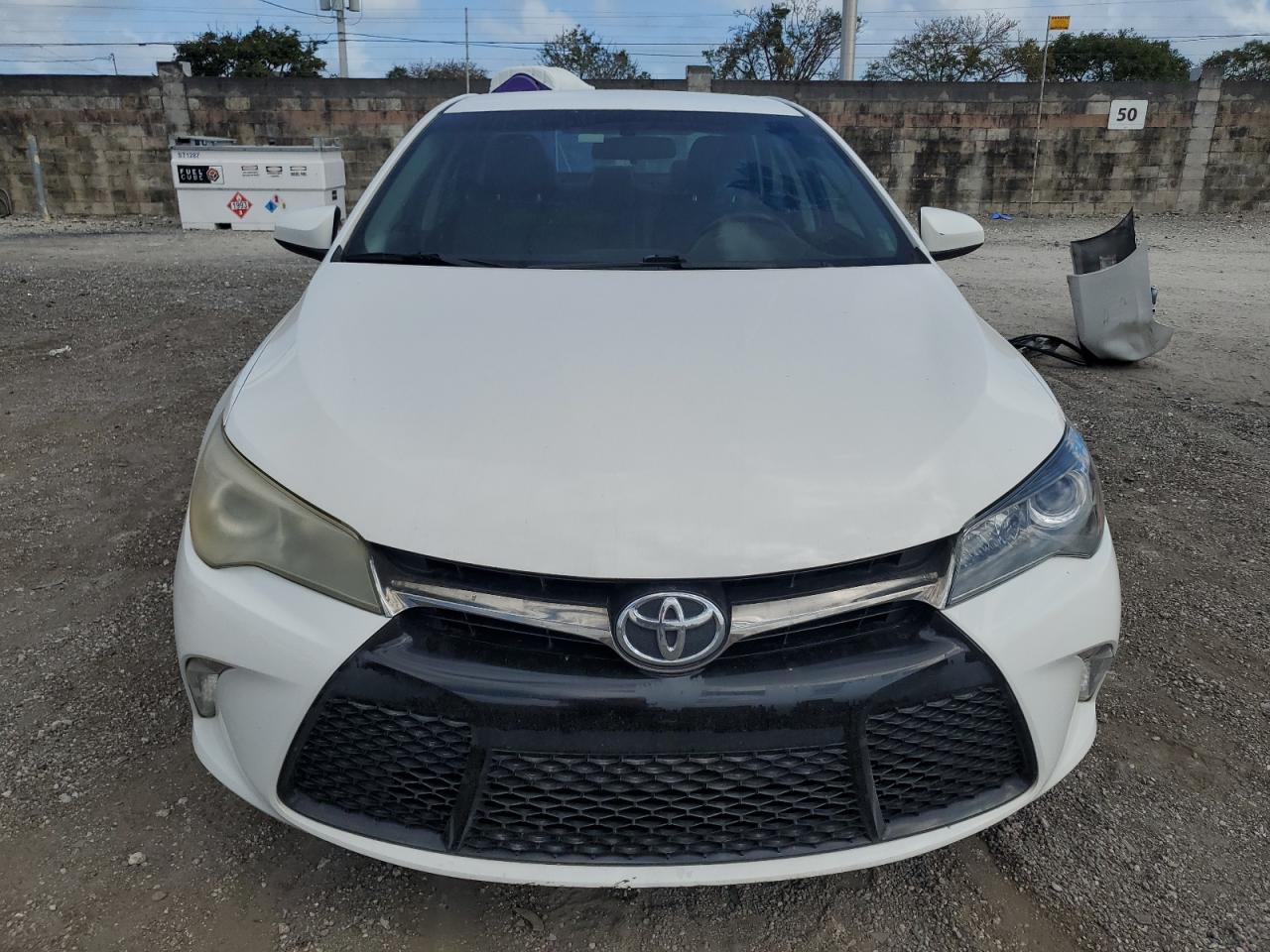2015 Toyota Camry VIN 4T1BF1FK6FU892287 Copart auction photo, side / rear end damage thumbnail 5