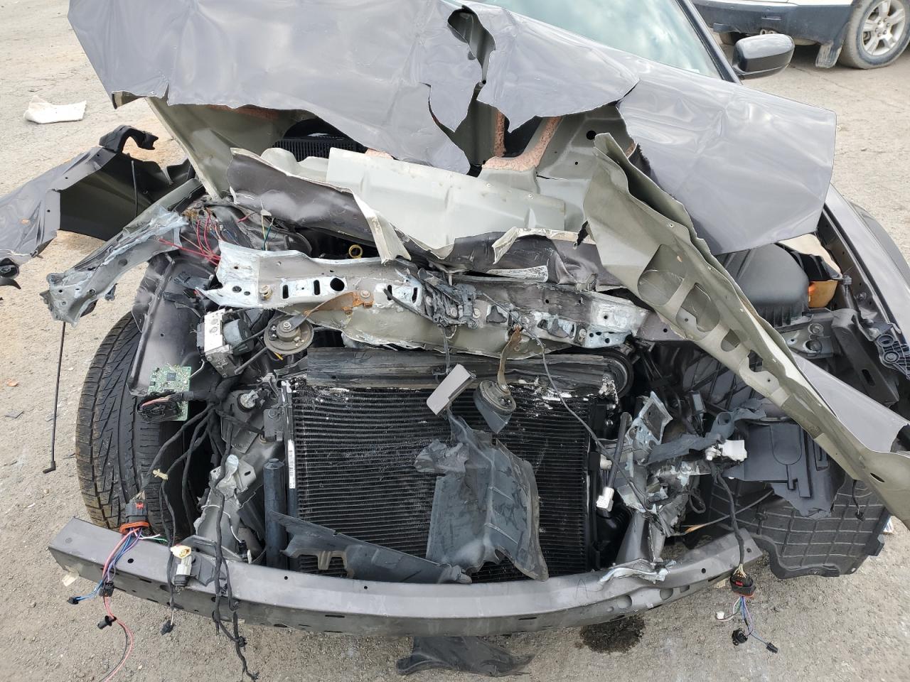 2018 Chrysler 300 VIN 2C3CCABG0JH214184 Copart auction photo, front end / minor dent/scratches damage thumbnail 12