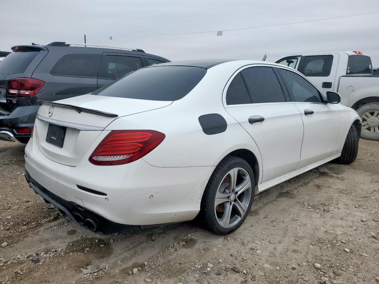 2017 Mercedes-Benz E-klasse VIN WDDZF4KB2HA112001 Copart auction photo, front end damage thumbnail 3