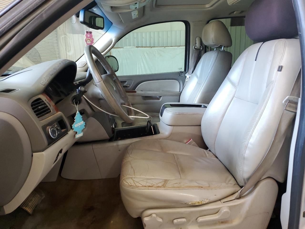 2014 Chevrolet Suburban VIN 1GNSCJE07ER140989 Copart auction photo, front end / minor dent/scratches damage thumbnail 7