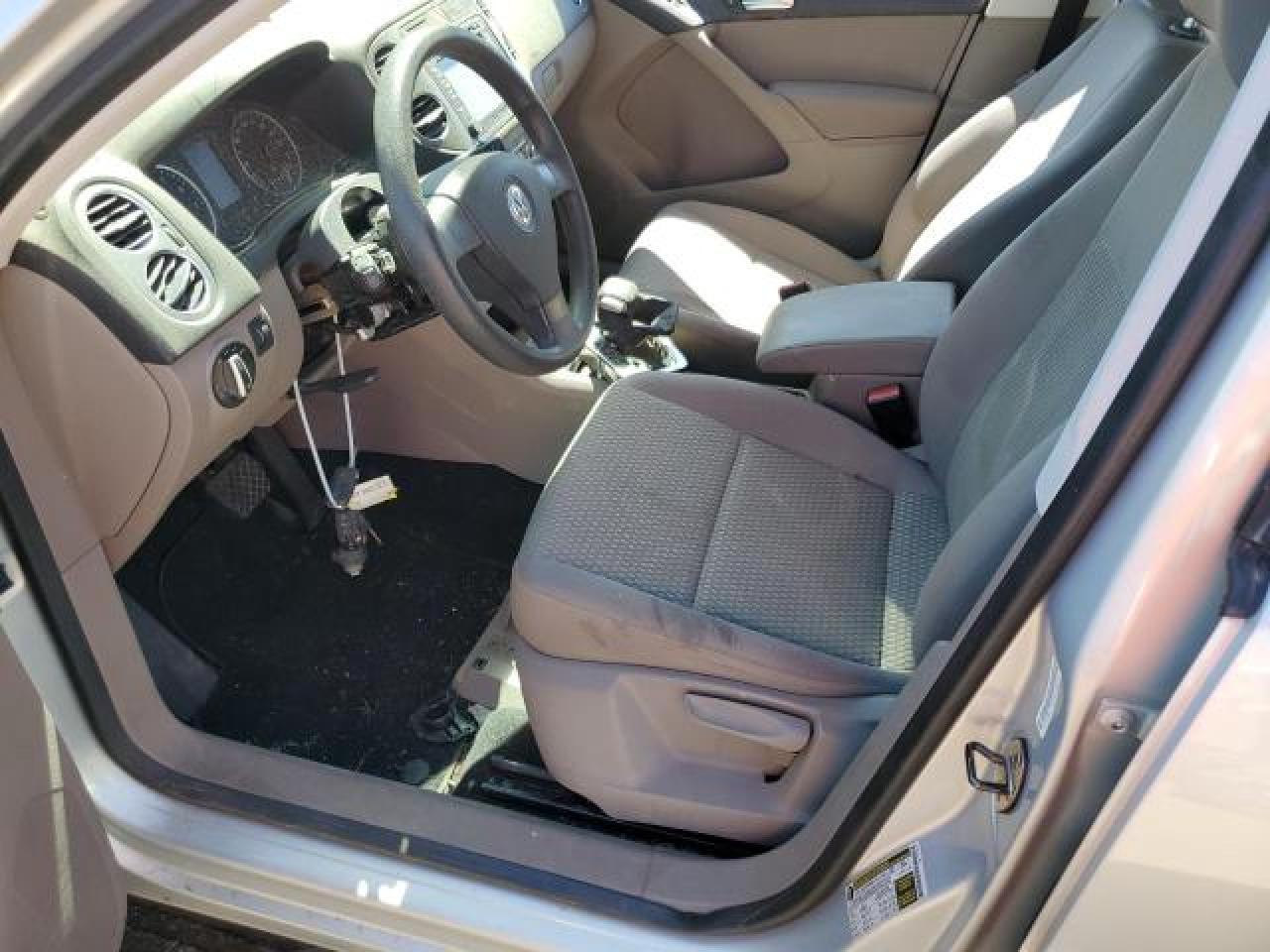 2010 Volkswagen Tiguan VIN WVGAV7AX7AW531751 Copart auction photo, mechanical damage thumbnail 7