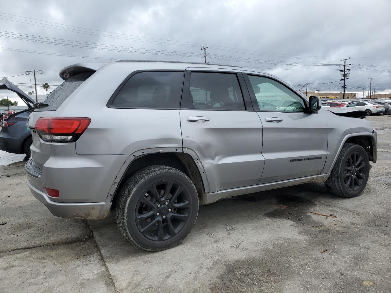 2020 Jeep Grand Cherokee VIN 1C4RJFAG4LC153597 Copart auction photo, front end / side damage thumbnail 3