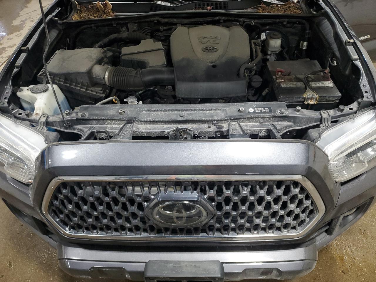 2018 Toyota Tacoma VIN 5TFSZ5AN7JX158852 Copart auction photo, rear end damage thumbnail 11