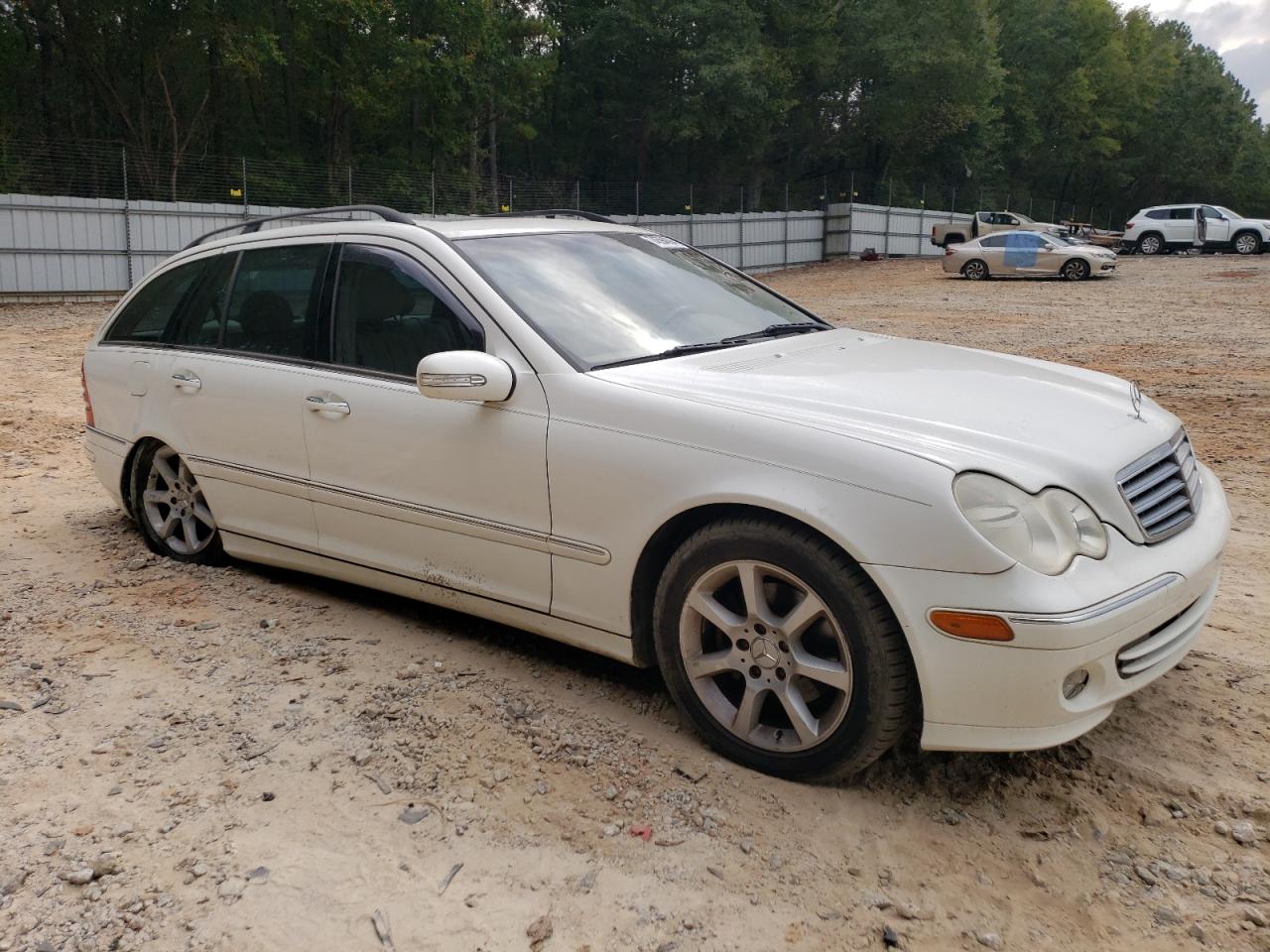 2005 Mercedes-Benz C-klasse VIN WDBRH61J45F597196 Copart auction photo, undercarriage / rear end damage thumbnail 4